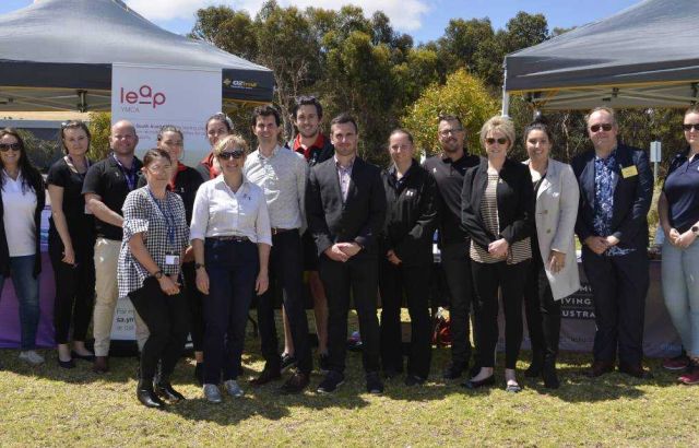 R140 271 3664 2160 w1200 h678 fmax